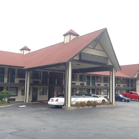 Amerivu Inn & Suites - Helen - Downtown ภายนอก รูปภาพ