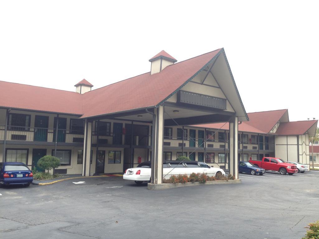 Amerivu Inn & Suites - Helen - Downtown ภายนอก รูปภาพ