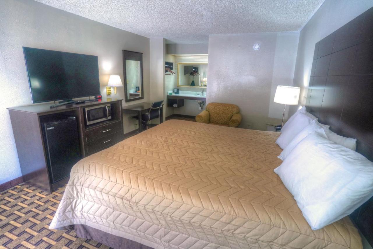 Amerivu Inn & Suites - Helen - Downtown ภายนอก รูปภาพ