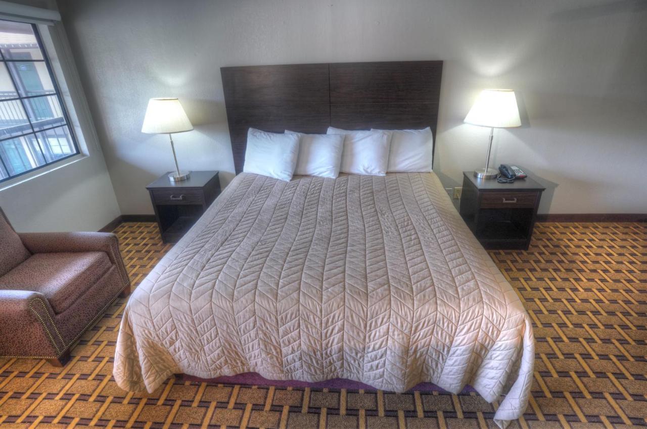 Amerivu Inn & Suites - Helen - Downtown ภายนอก รูปภาพ
